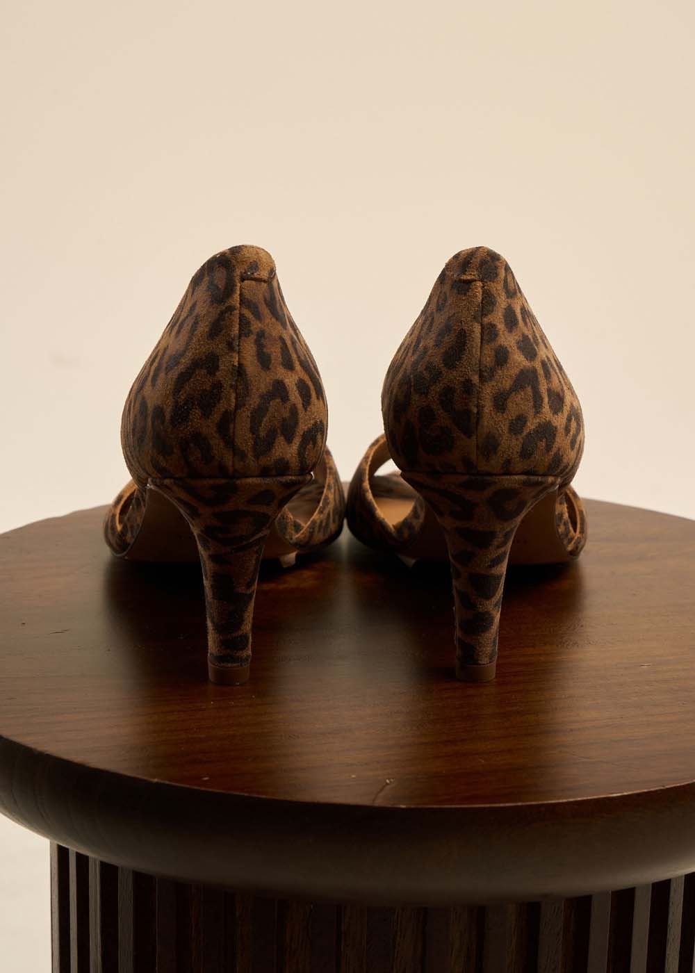 Sandales à talons hauts en cuir suédé imprimé léopard