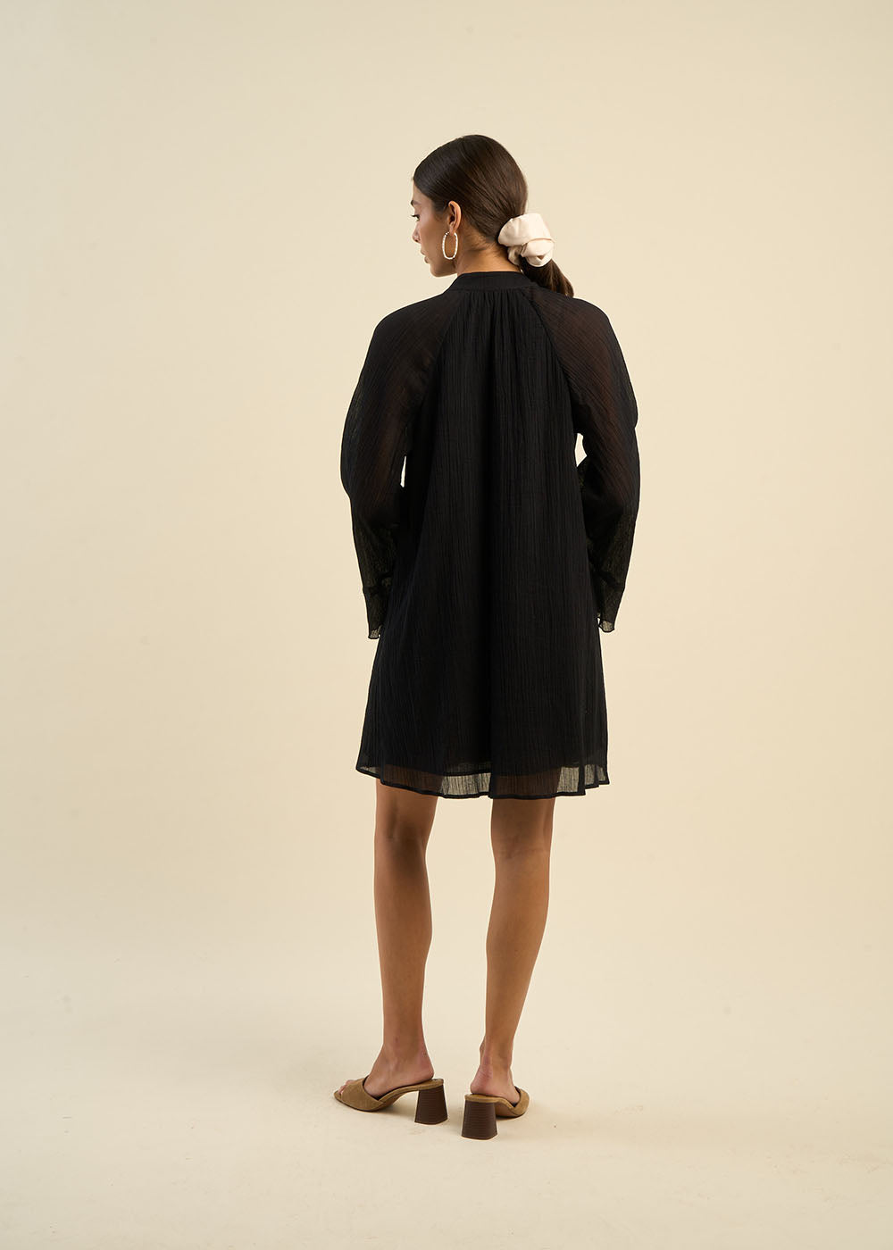 Robe courte évasée avec manches évasées