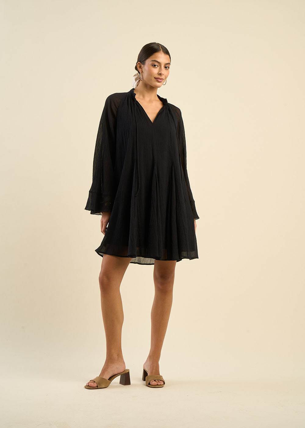 Robe courte évasée avec manches évasées