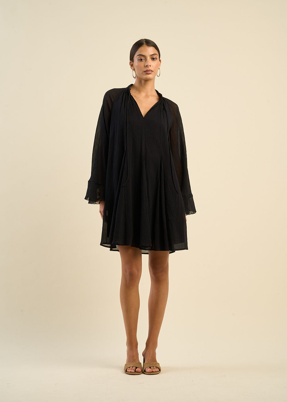Robe courte évasée avec manches évasées