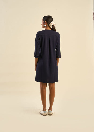 Robe courte col bijou