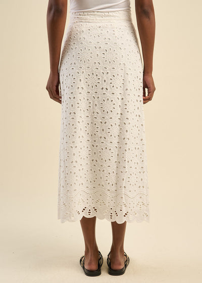 Jupe portefeuille en broderie anglaise