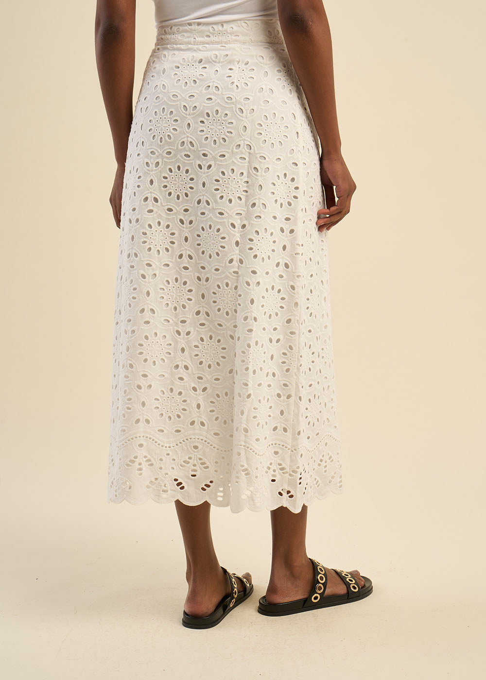 Jupe portefeuille en broderie anglaise