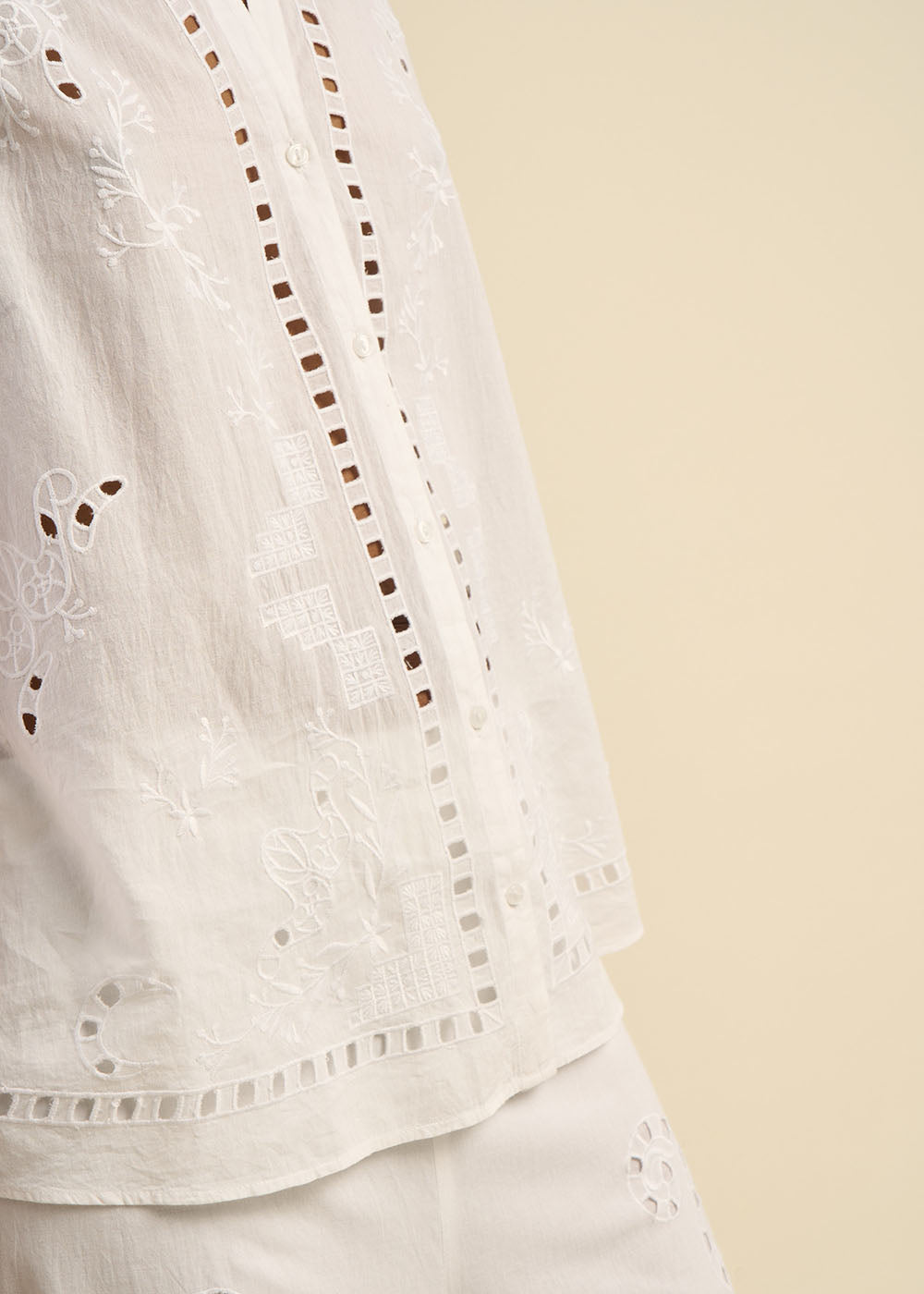 Chemise sans manches brodée
