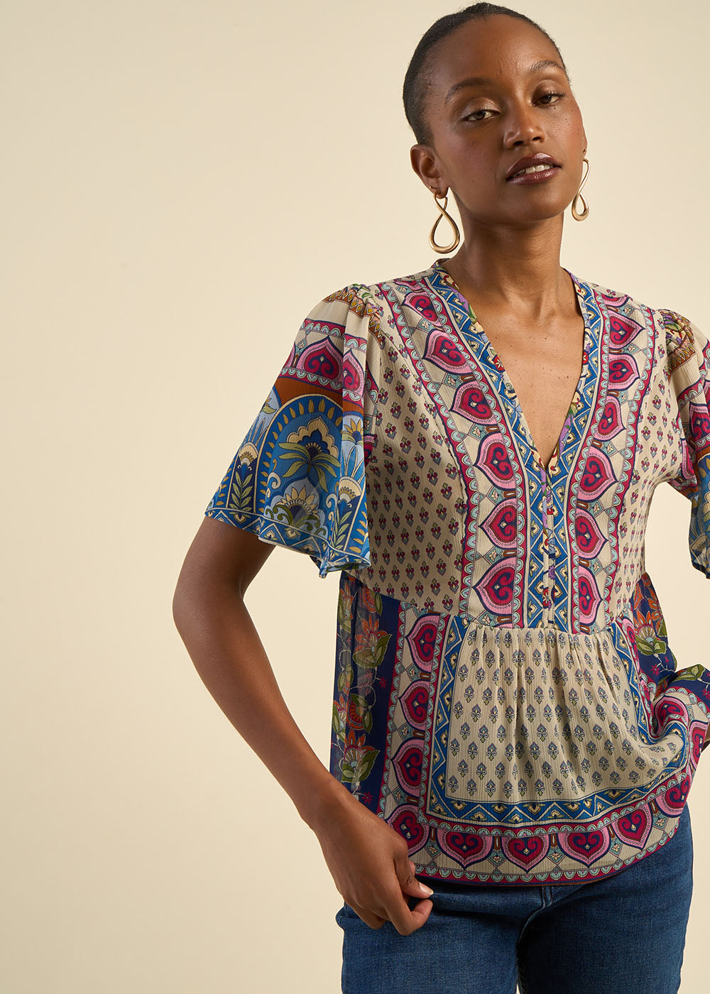 Top fluide imprimé foulard