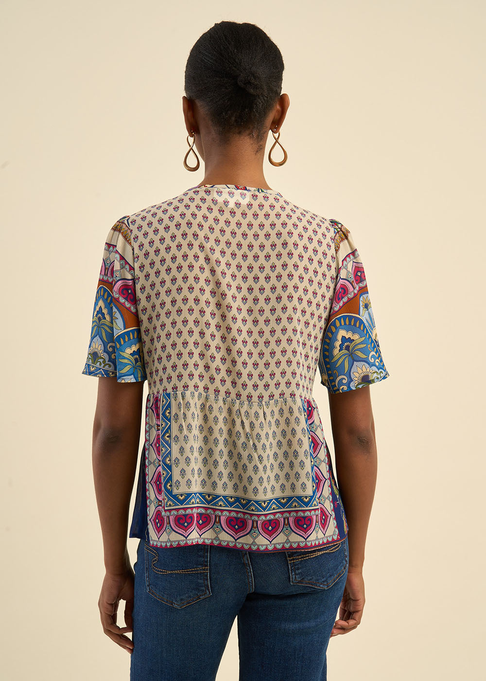 Top fluide imprimé foulard