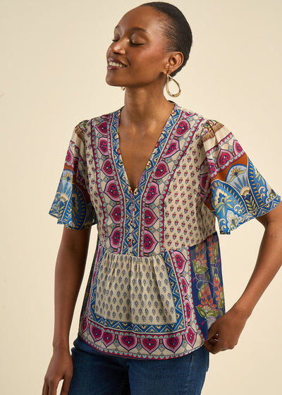 Top fluide imprimé foulard