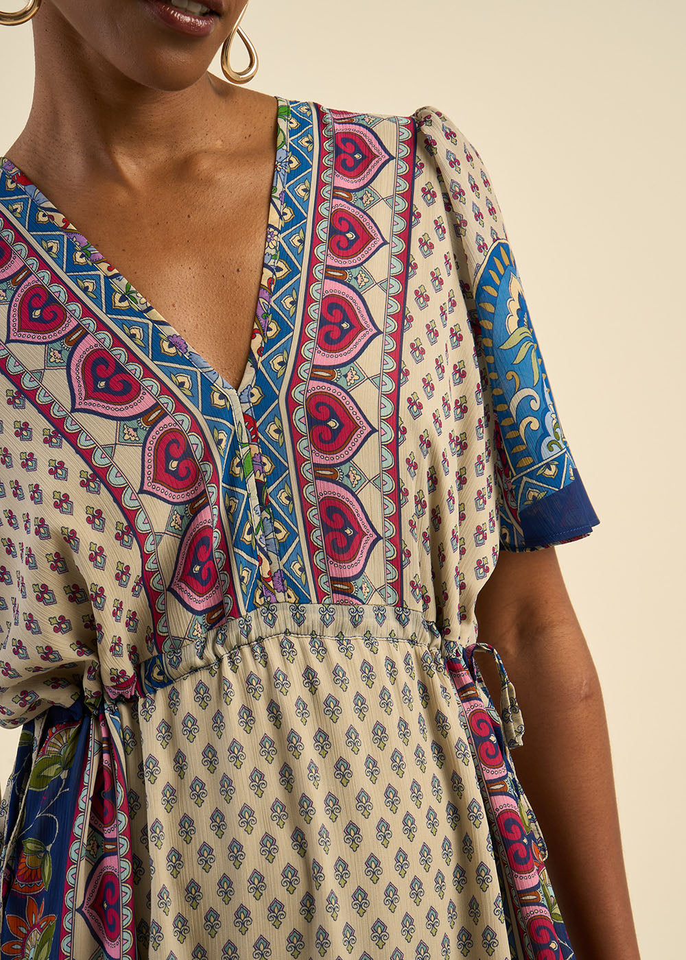 Robe longue bohème et décolleté en V