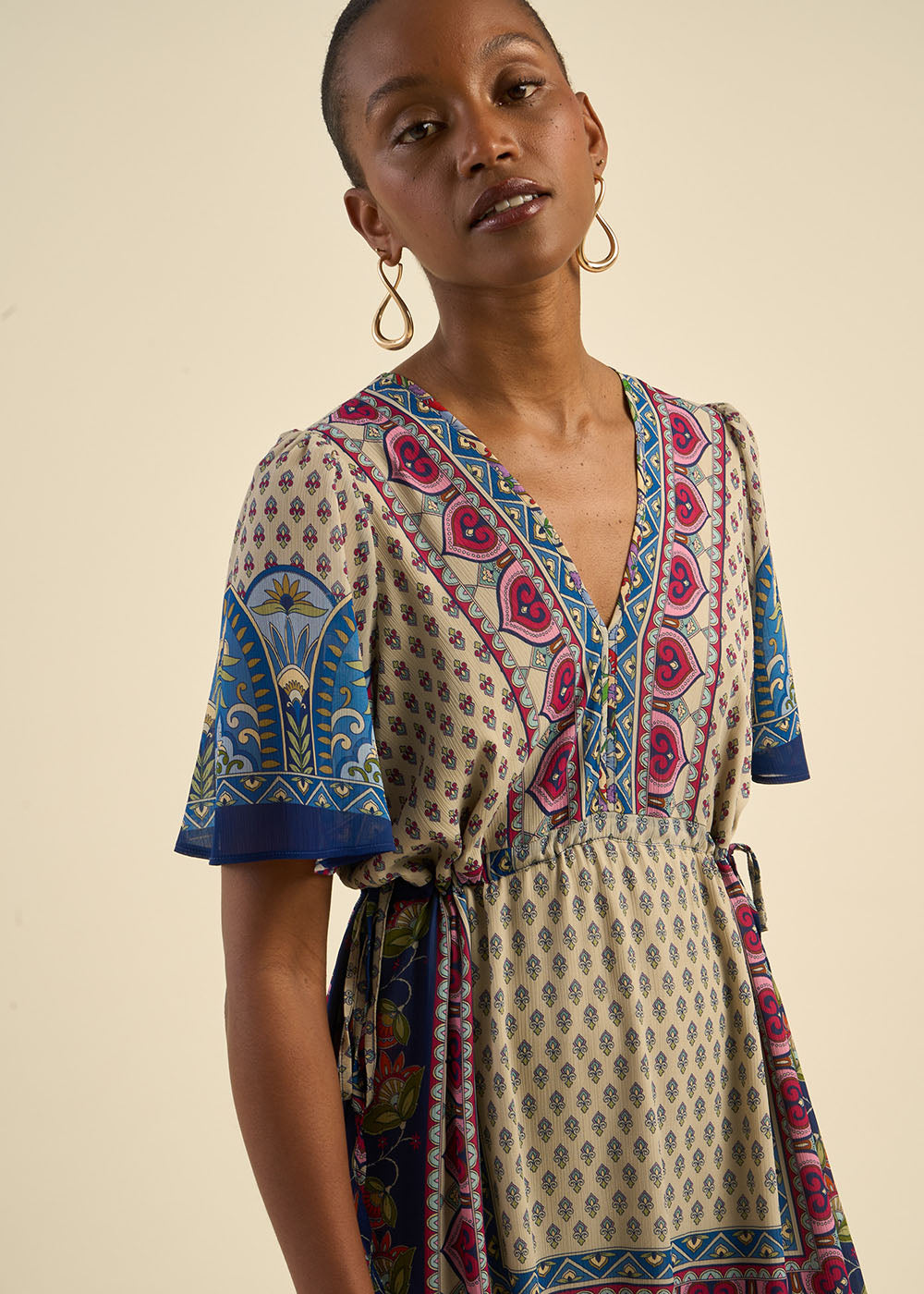 Robe longue bohème et décolleté en V
