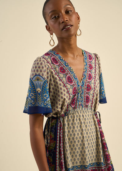 Robe longue bohème et décolleté en V