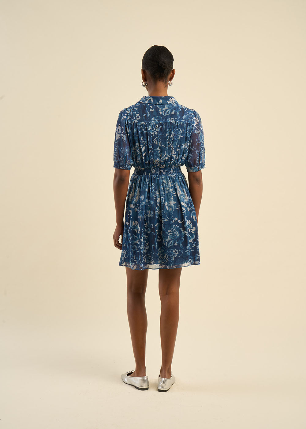 Robe imprimée fluide à manches bouffantes
