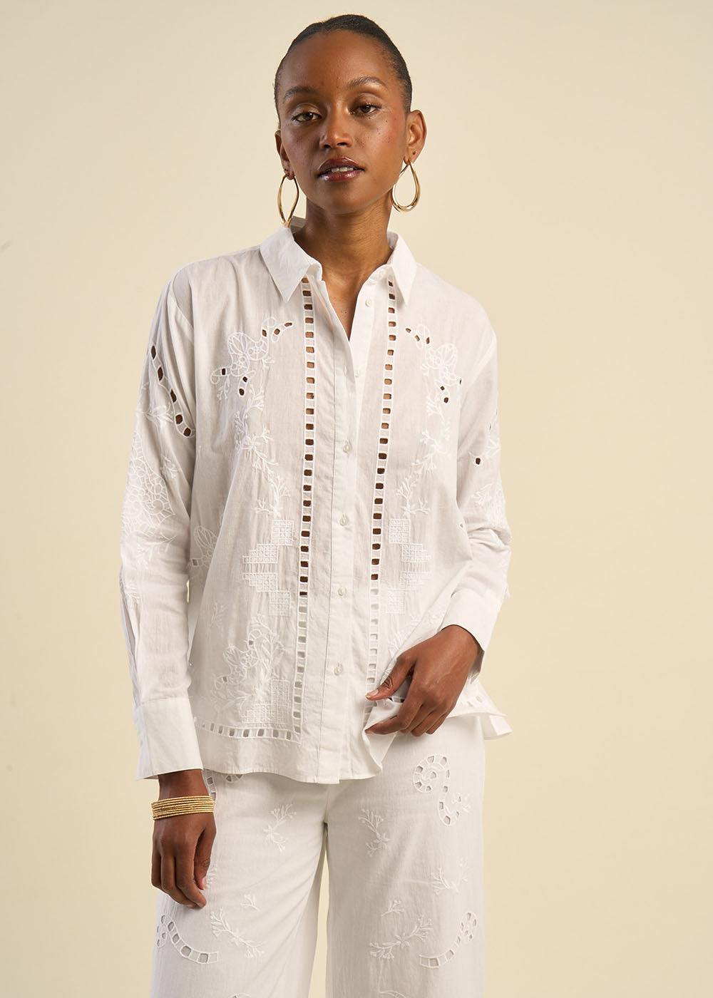 Chemise brodée à manches longues