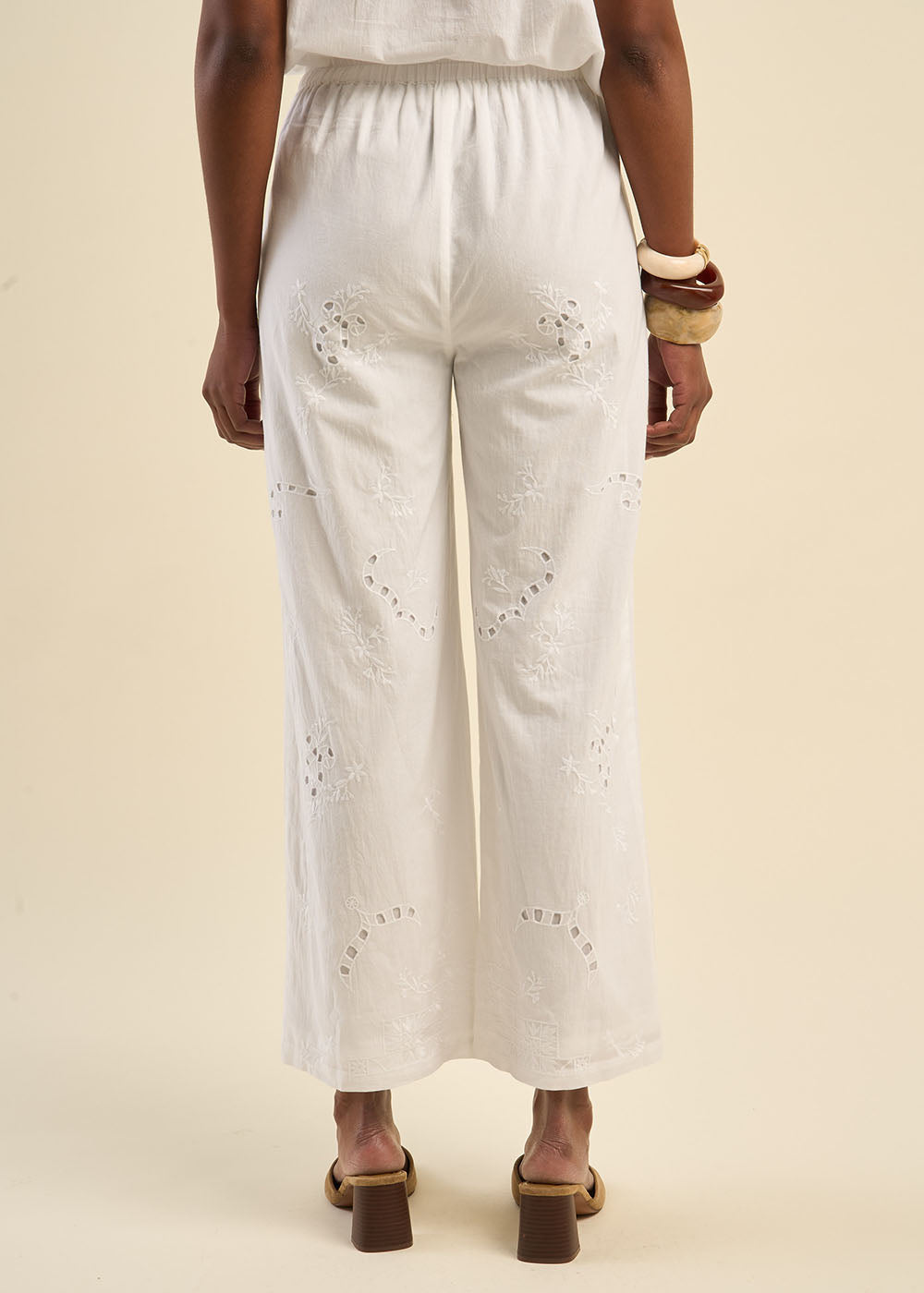 Pantalon brodé