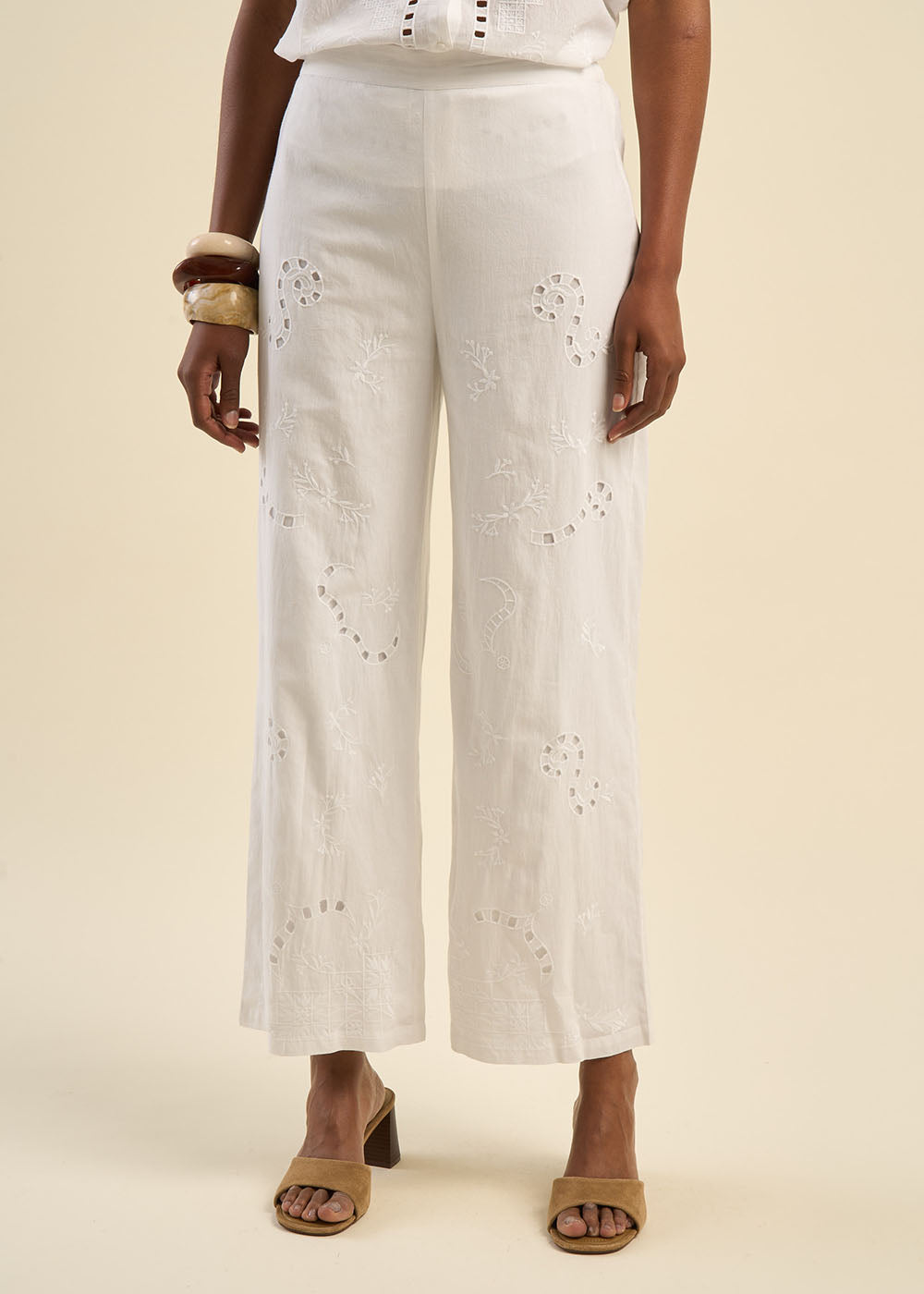 Pantalon brodé