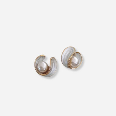 Antoinette | Boucles d'oreilles de luxe avec opale blanche