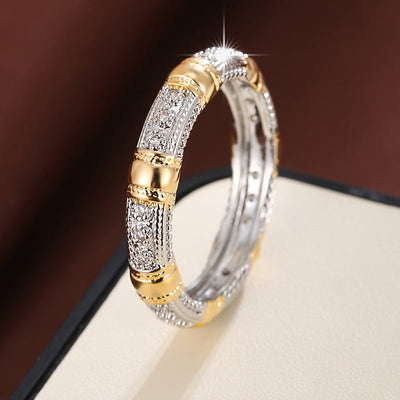 Bague design élégante entièrement sertie de pierres précieuses