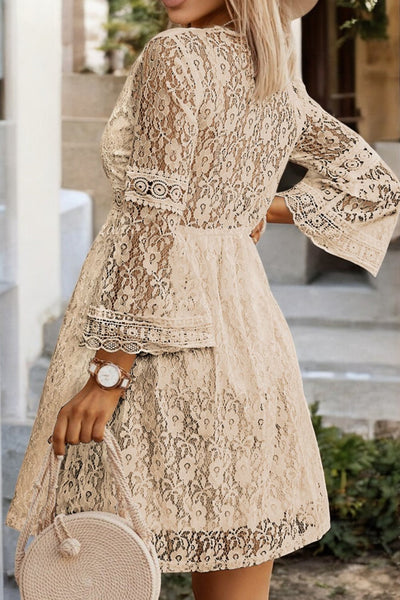 Solène - Robe décolletée en V avec manches en dentelle