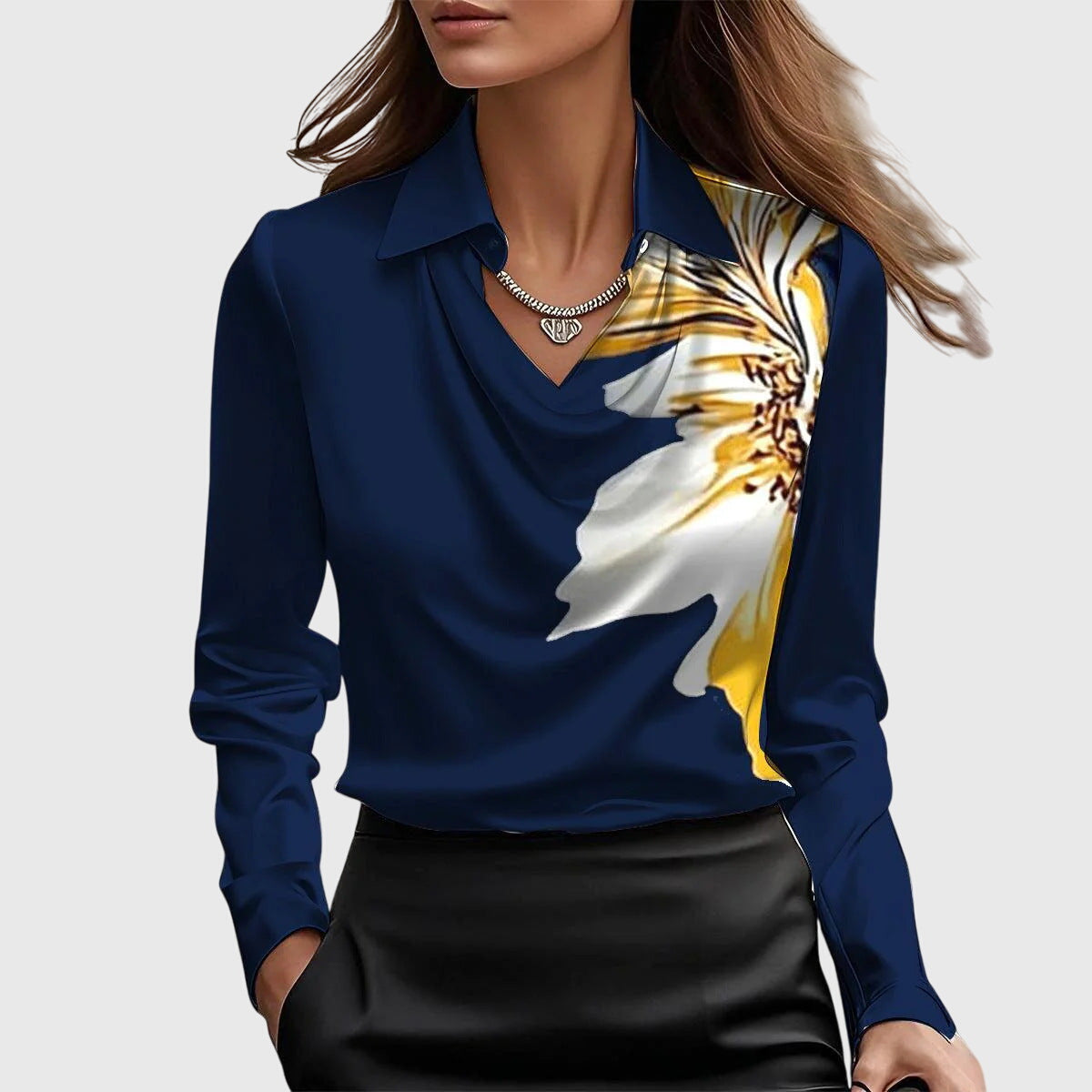 Sylvie | Blouse avec un éclat luxueux et un col plissé