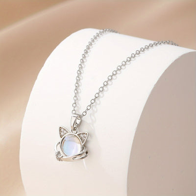Collier pendentif chat en pierre de lune