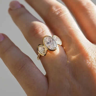 Bague en or 18K avec 3 grandes pierres précieuses