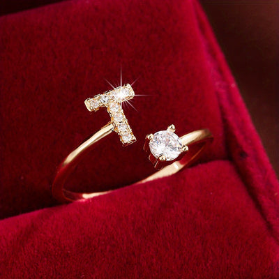 Bague initiale personnalisée en zircons scintillants