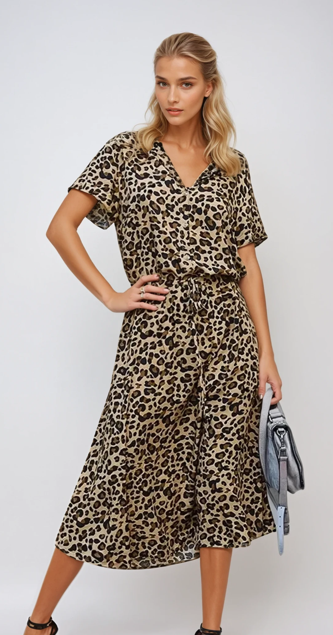 Monique - Robe midi boho à fleurs et décolleté en V
