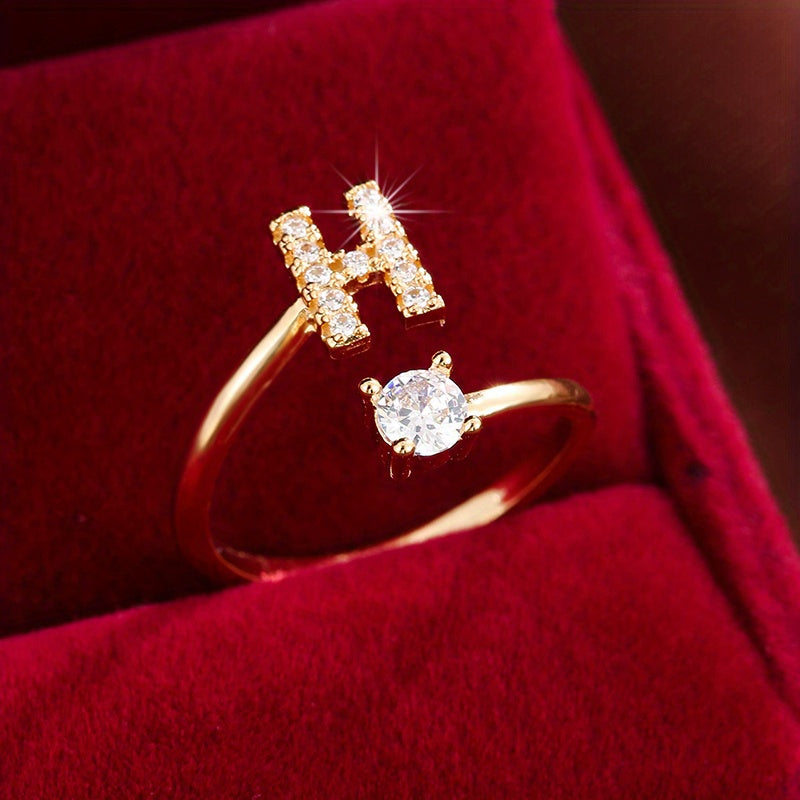 Bague initiale personnalisée en zircons scintillants