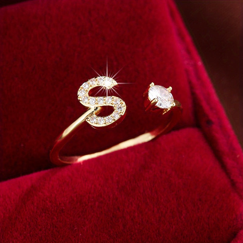 Bague initiale personnalisée en zircons scintillants
