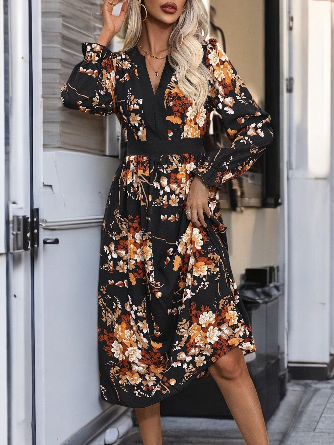 Jacqueline - Notched Neck Robe midi en tissu léger