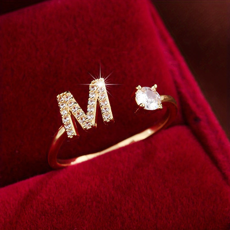 Bague initiale personnalisée en zircons scintillants