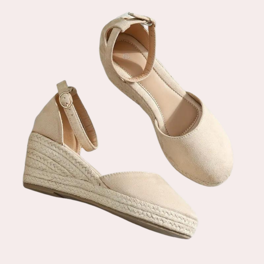 Sandales Compensées Chic et Confort pour une Allure Élancée