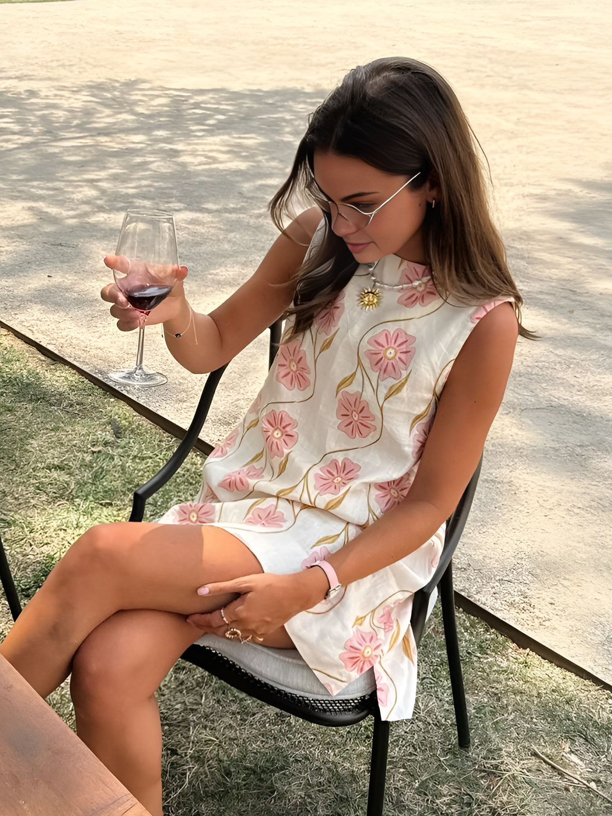 Wren | Robe Courte Sans Manches à Fleurs au Style Estival Romantique pour Femme