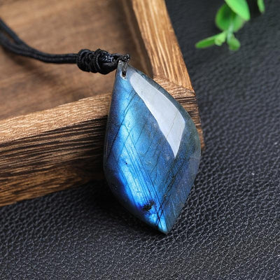 Collier pendentif en labradorite