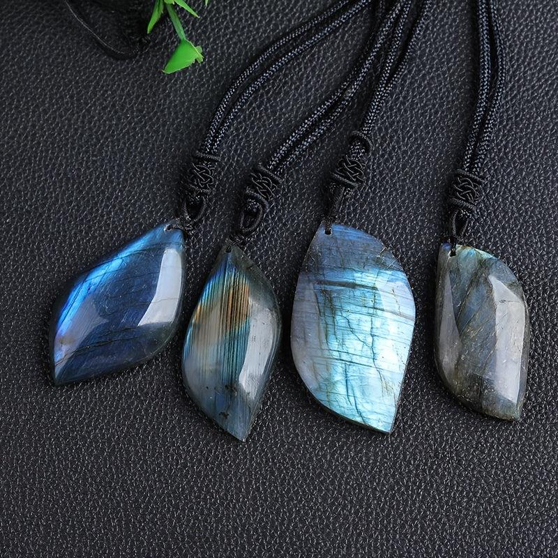 Collier pendentif en labradorite