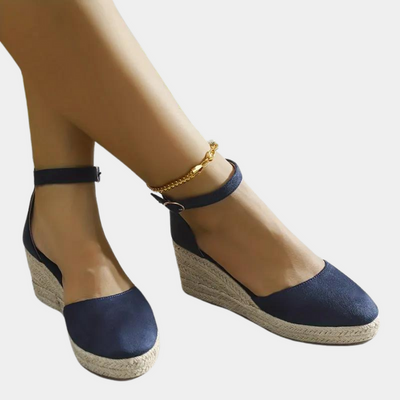 Sandales Compensées Chic et Confort pour une Allure Élancée