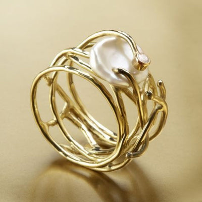 Nuria - Bague élégante en or avec perles raffinées