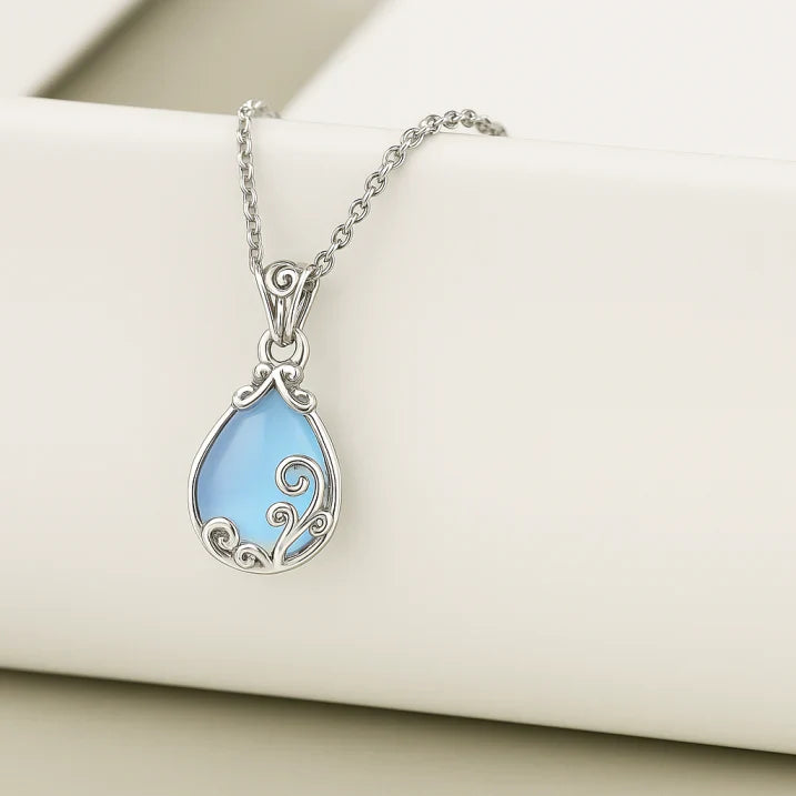 Collier ornement en pierre de lune