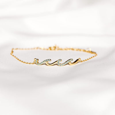Edmonton Essence™ | Stylish Wave Bracelet