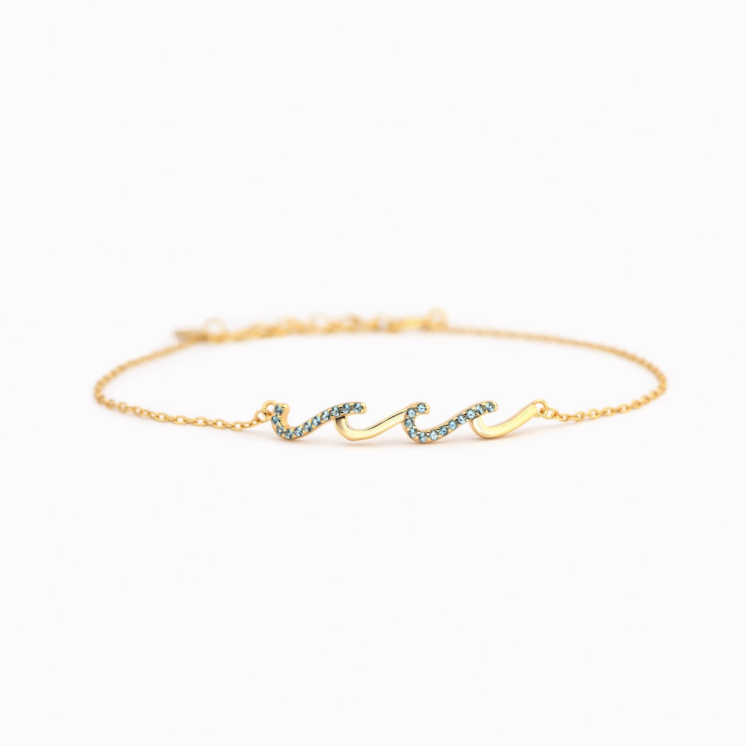 Edmonton Essence™ | Stylish Wave Bracelet