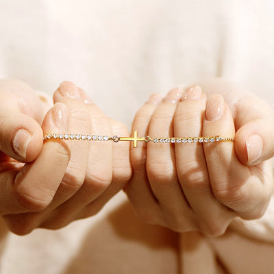 Edmonton Essence™ | Stylish Cross Bracelet