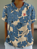 Blanc avec fleurs bleues