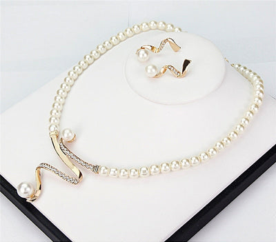 Vénus | Collier et boucles d'oreilles en perles