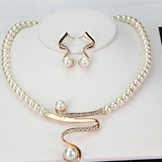 Vénus | Collier et boucles d'oreilles en perles