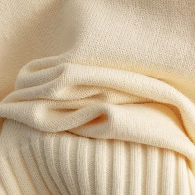 Ylenia™ - Ensemble élégant composé d'une chemise à manches longues et d'un pantalon fuselé.
