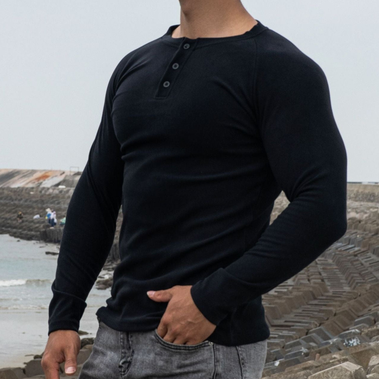 T-shirt homme à manches longues, coupe cintrée avec boutons - Dario