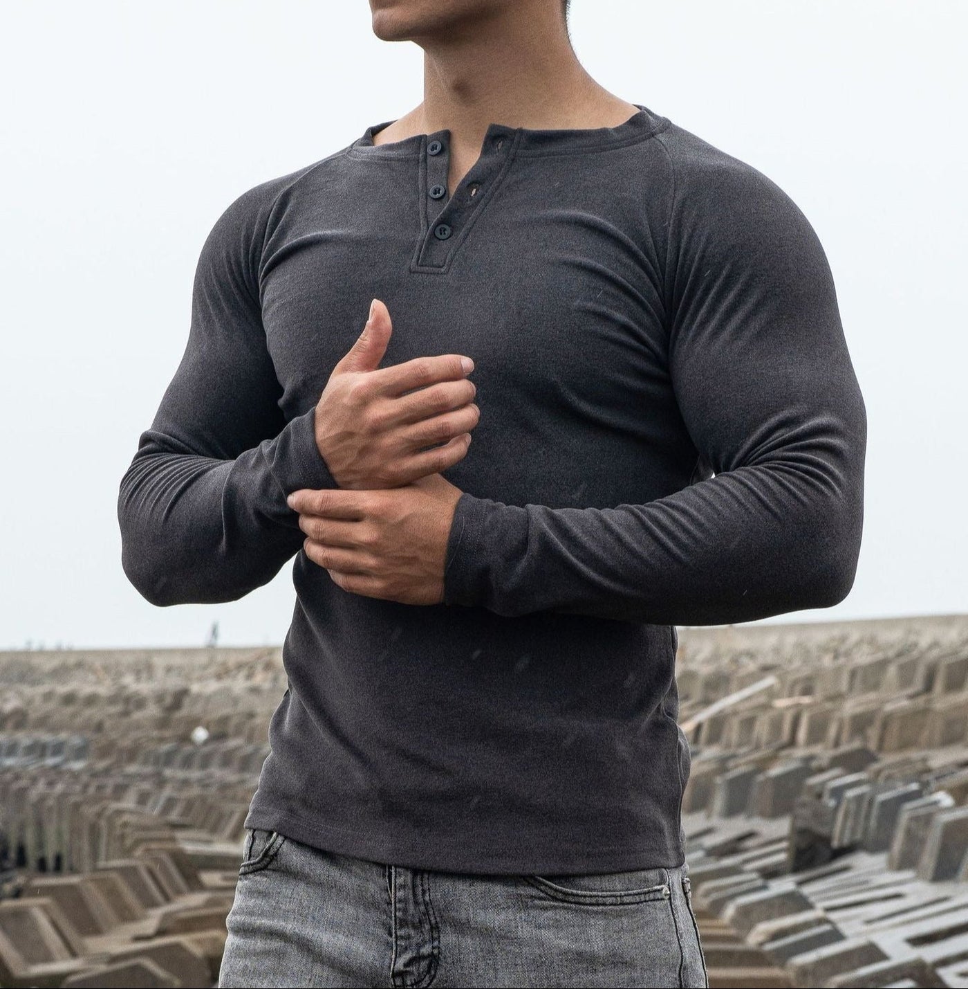 T-shirt homme à manches longues, coupe cintrée avec boutons - Dario