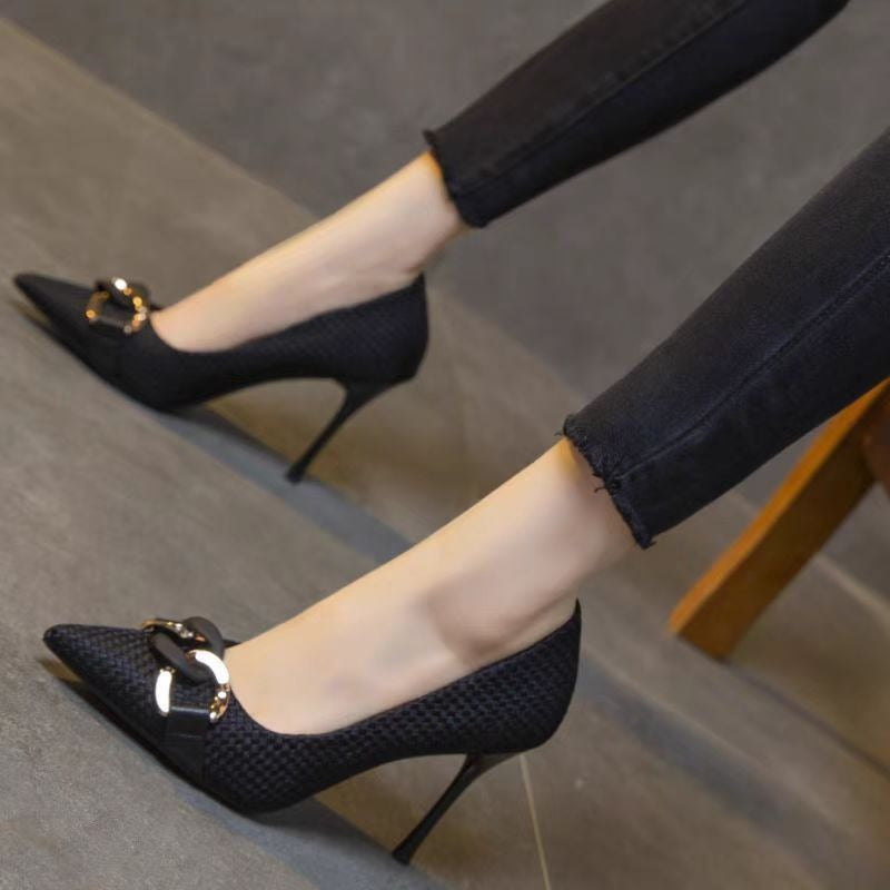 Talons pour femmes en texture tissée avec d'élégants ornements métalliques - Mireille