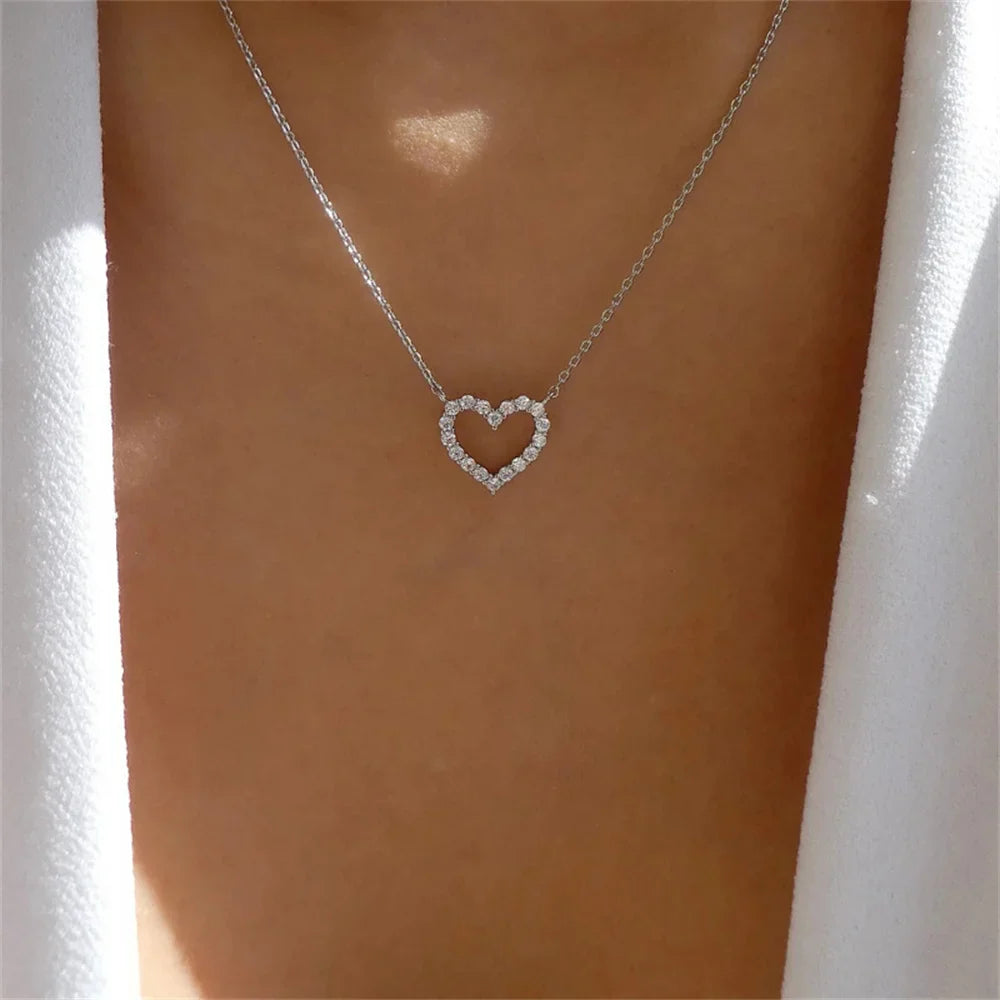 Collier avec cœur de superbes diamants indiscernables du vrai