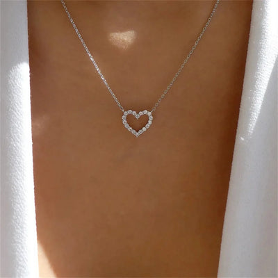 Collier avec cœur de superbes diamants indiscernables du vrai