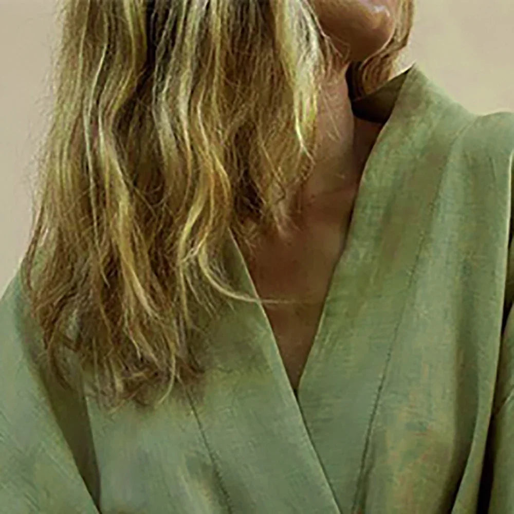 Jade - Mini-robe élégante en dentelle avec laçage